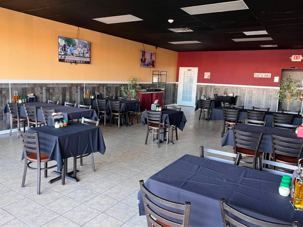 carlo's pizza dining room